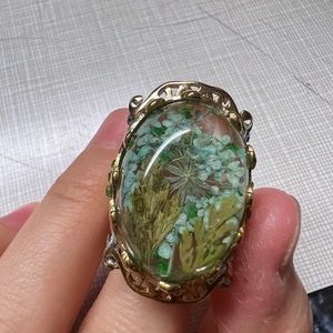 Deco ring in green and for good luck